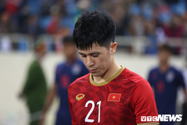 'Cơn khát' Đình Trọng và nỗi lo hàng thủ U23 Việt Nam